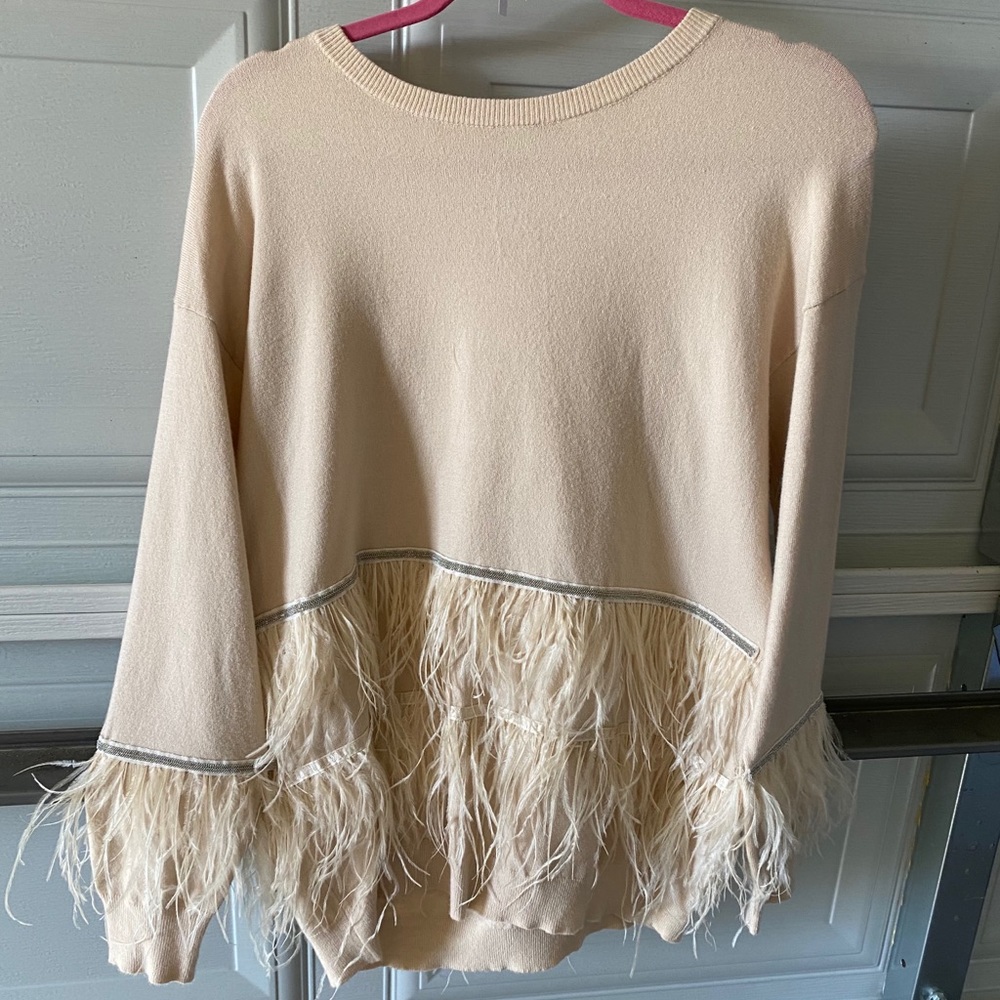Ivory feather sweater, cashmere! Size medium!